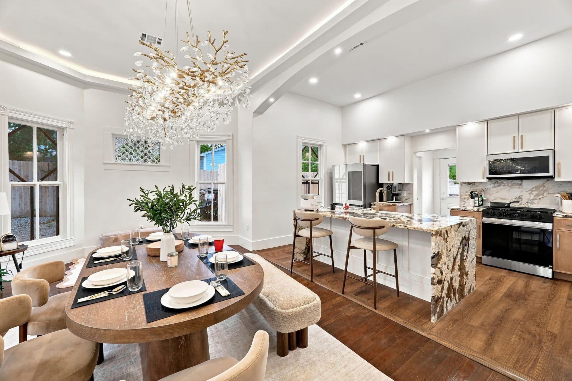 Dining area looking through to the kitchen at 917 Burnet Street