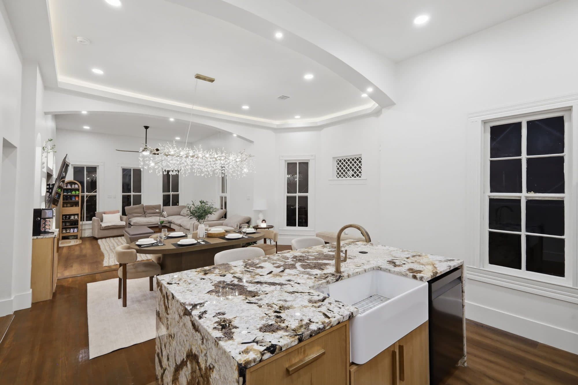 Kitchen island with farmhouse sink and range at 917 Burnet Street